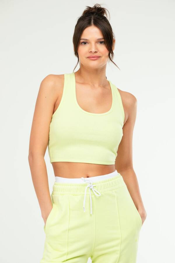 Açık Yeşil Slim Fit Basic Kaşkorse Askılı Kolsuz Kadın Crop Top SF0754 - Speedlife