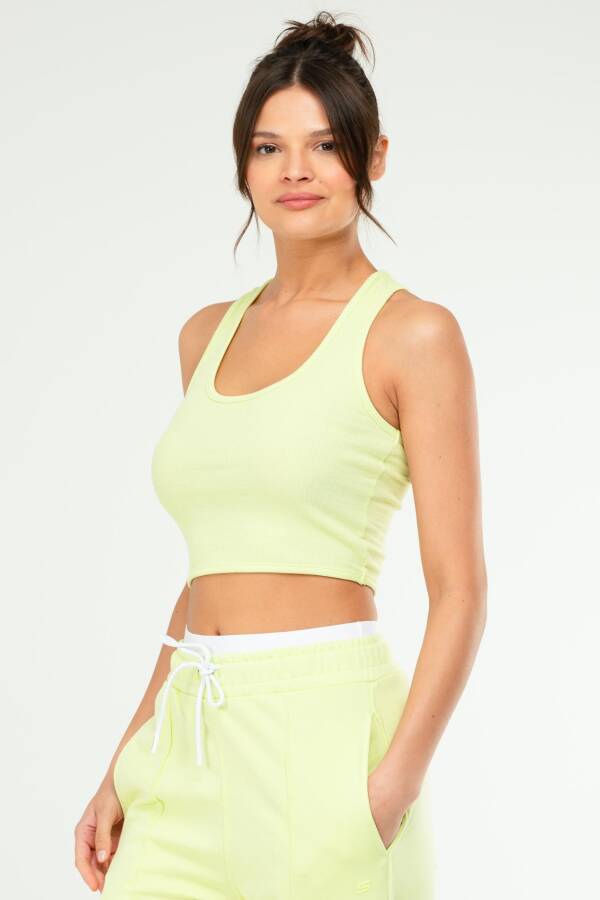Açık Yeşil Slim Fit Basic Kaşkorse Askılı Kolsuz Kadın Crop Top SF0754 - Speedlife (1)
