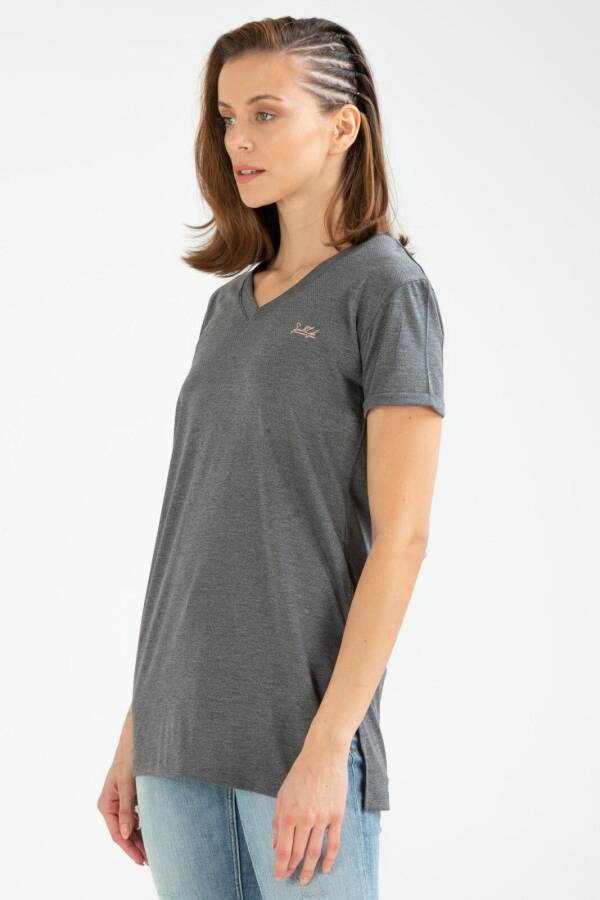 Antrasit Slim Fit Örgü Desen V Yaka Kısa Kol Kadın Tişört sf0390 - Speedlife (1)