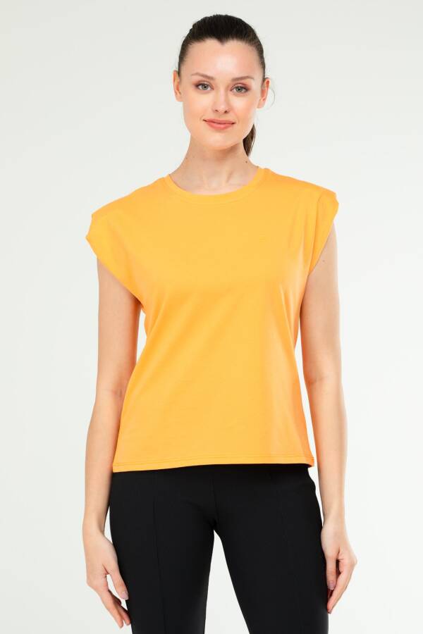 Oranj Oversize Basic 100% Pamuk Bisiklet Yaka Kolsuz Vatkalı Kadın Tişört sf0758 - Speedlife