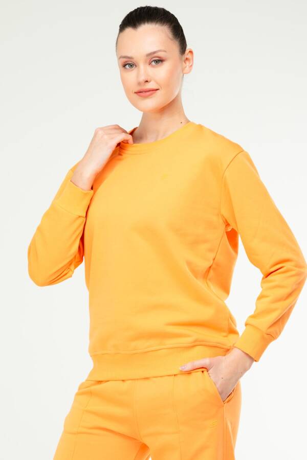 Oranj Oversize Basic Pamuklu Bisiklet Yaka Uzun Kol Kadın Sweatshirt SC1241 - Speedlife (1)