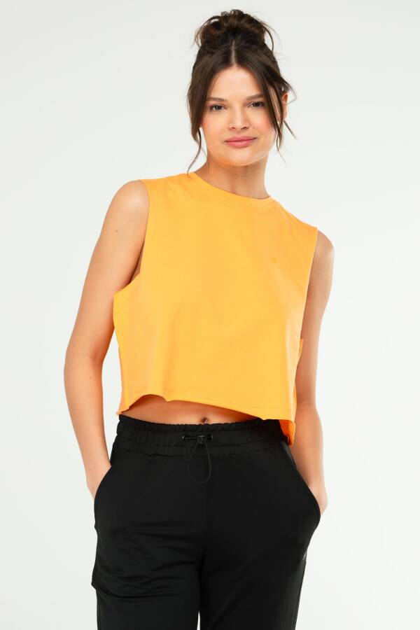 Oranj Regular Basic 100% Pamuk Bisiklet Yaka Kolsuz Crop Kadın Atlet sf0749 - Speedlife