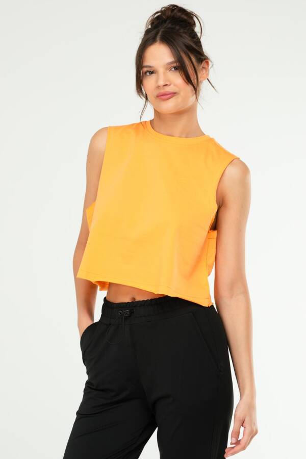 Oranj Regular Basic 100% Pamuk Bisiklet Yaka Kolsuz Crop Kadın Atlet sf0749 - Speedlife (1)